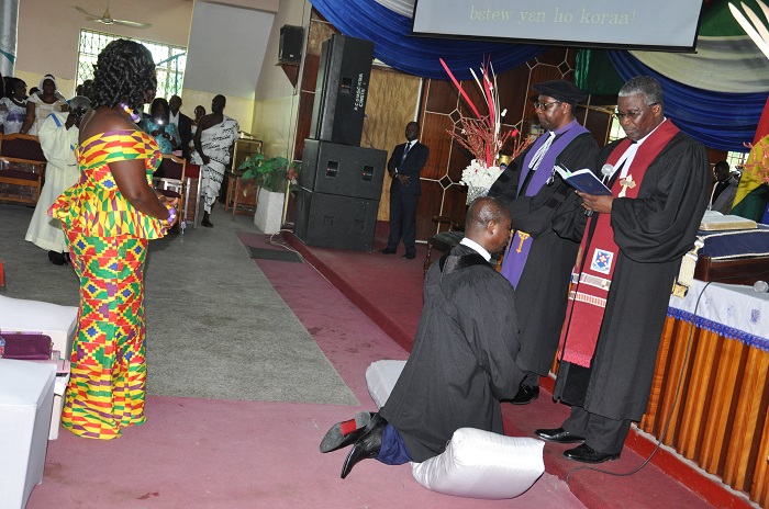 Akuapem Presbytery Chair Inducted (1)
